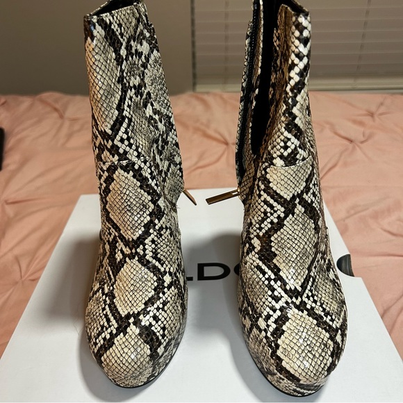 Snakeskin Aldo platform booties - Picture 2 of 2